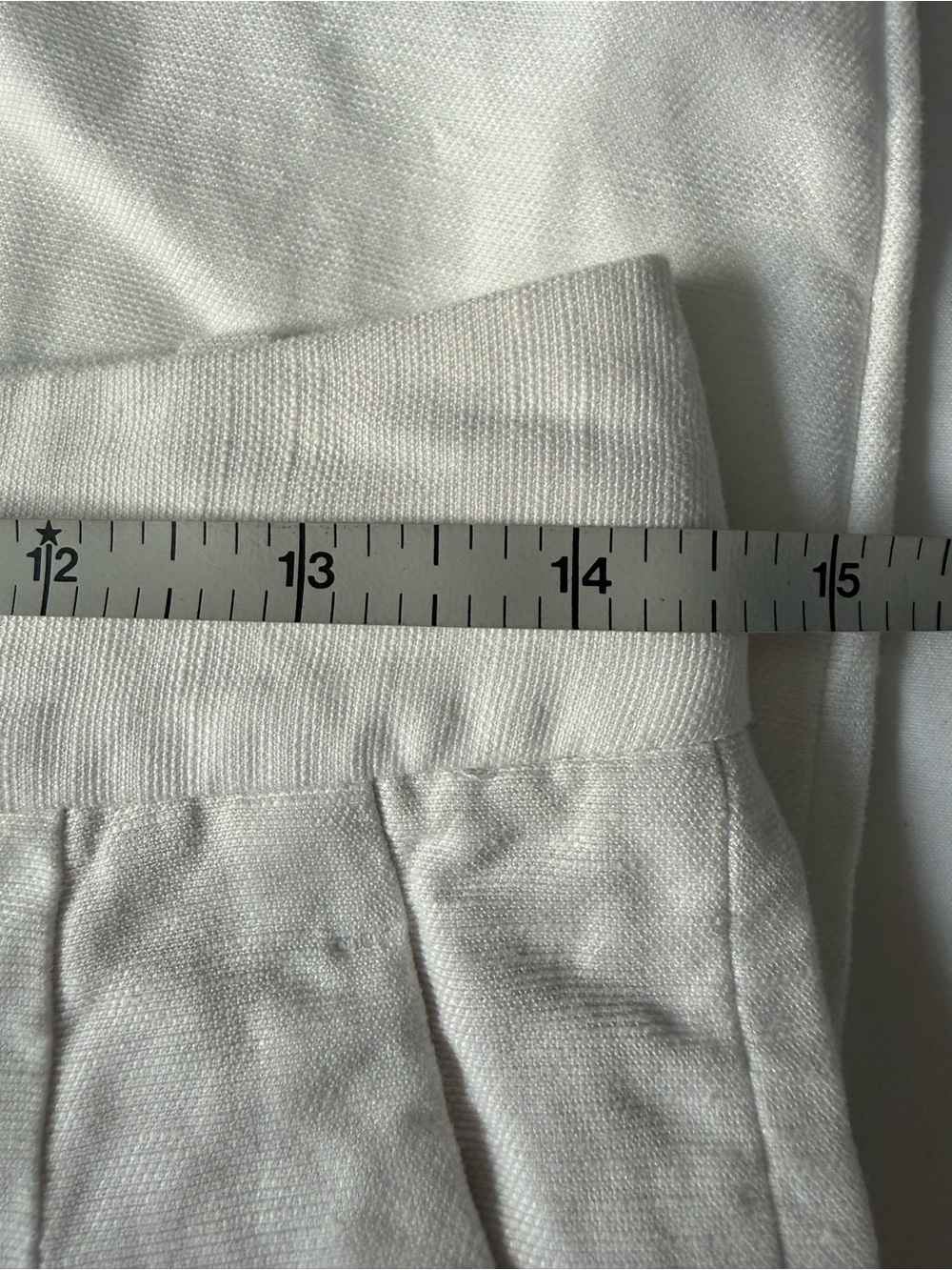 Women’s White Pleated Dress Pants - Picture 4 of 4